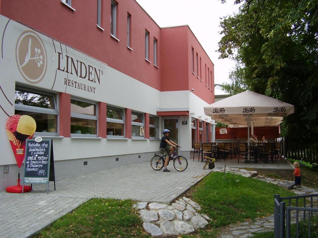 Linden Restaurant And Pension Brno Exterior foto