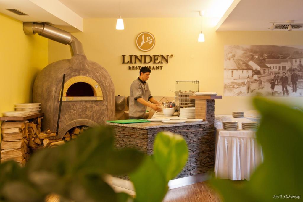 Linden Restaurant And Pension Brno Exterior foto
